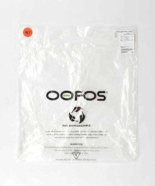 OOFOS(ウーフォス)の「<OOFOS> OOmega PLATFM サンダル(サンダル・レディース・ブラック/ベージュ・24(M5/W7)/23(M4/W6)/25(M6/W8))」の13枚目の写真