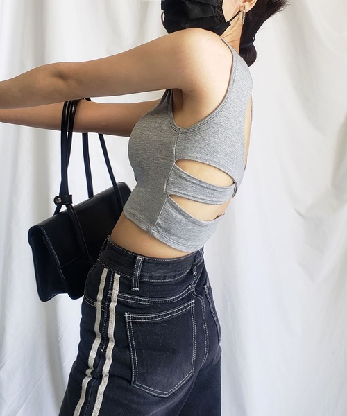 me+em select（ミームセレクト）の「※※【 カップ付き 】カットアウトバッククロスアメスリショートタンクトップ（タンクトップ・レディース・グレー/ブラック/グリーン/ホワイト/ベージュ・FREE）」の3枚目の写真