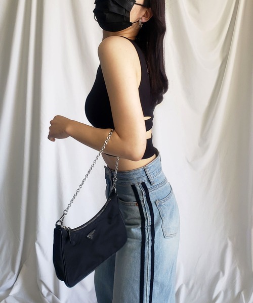 me+em select（ミームセレクト）の「※※【 カップ付き 】カットアウトバッククロスアメスリショートタンクトップ（タンクトップ・レディース・グレー/ブラック/グリーン/ホワイト/ベージュ・FREE）」の9枚目の写真