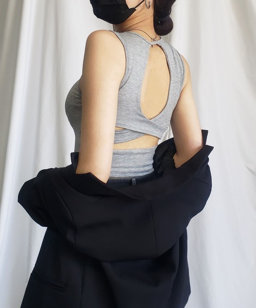me+em select（ミームセレクト）の「※※【 カップ付き 】カットアウトバッククロスアメスリショートタンクトップ（タンクトップ・レディース・グレー/ブラック/グリーン/ホワイト/ベージュ・FREE）」の21枚目の写真