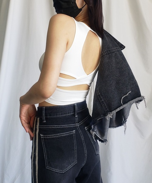 me+em select（ミームセレクト）の「※※【 カップ付き 】カットアウトバッククロスアメスリショートタンクトップ（タンクトップ・レディース・グレー/ブラック/グリーン/ホワイト/ベージュ・FREE）」の15枚目の写真