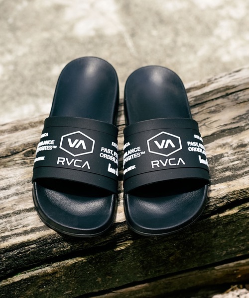RVCA(ルーカ)の「RVCA メンズ CHANMAIL SHOWER SLIDE サンダル【2023年春夏モデル】/ルーカスライドサンダル(サンダル・メンズ・ブラック/オレンジ/ホワイト・8/9/10)」の2枚目の写真