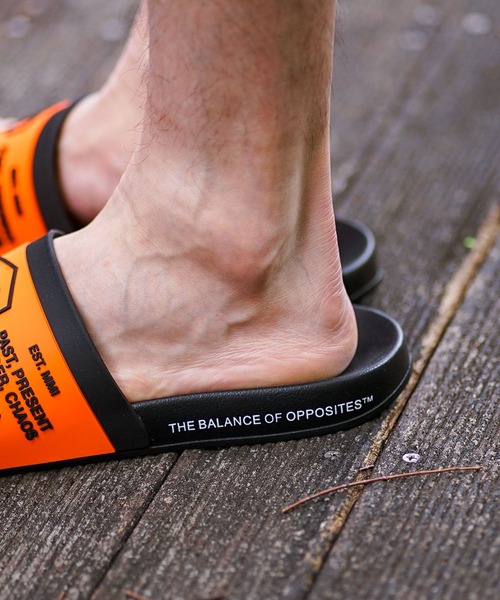 RVCA(ルーカ)の「RVCA メンズ CHANMAIL SHOWER SLIDE サンダル【2023年春夏モデル】/ルーカスライドサンダル(サンダル・メンズ・ブラック/オレンジ/ホワイト・8/9/10)」の18枚目の写真