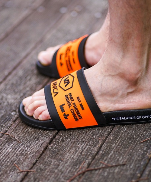 RVCA(ルーカ)の「RVCA メンズ CHANMAIL SHOWER SLIDE サンダル【2023年春夏モデル】/ルーカスライドサンダル(サンダル・メンズ・ブラック/オレンジ/ホワイト・8/9/10)」の19枚目の写真