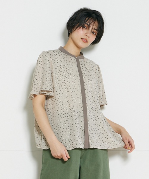 INED CLARO(イネドクラロ)の「バンドカラーブラウス(シャツ/ブラウス・レディース・ベージュ/ネイビー・フリー)」の5枚目の写真