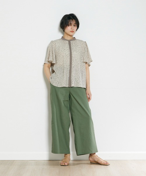 INED CLARO(イネドクラロ)の「バンドカラーブラウス(シャツ/ブラウス・レディース・ベージュ/ネイビー・フリー)」の10枚目の写真