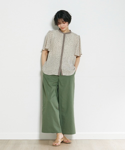 INED CLARO(イネドクラロ)の「バンドカラーブラウス(シャツ/ブラウス・レディース・ベージュ/ネイビー・フリー)」の4枚目の写真