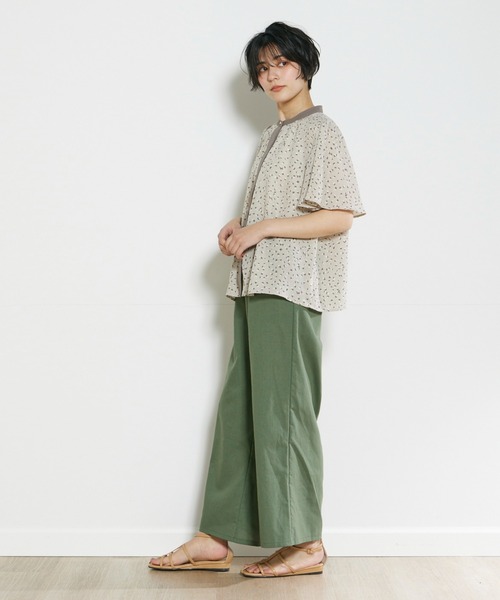 INED CLARO(イネドクラロ)の「バンドカラーブラウス(シャツ/ブラウス・レディース・ベージュ/ネイビー・フリー)」の3枚目の写真