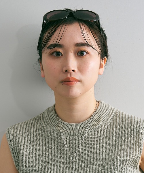 Zoff(ゾフ)の「【Web限定】オーバル型 サングラス | 紫外線対策(サングラス・レディース・オリーブ/ブラウン/ピンク・FREE)」の8枚目の写真