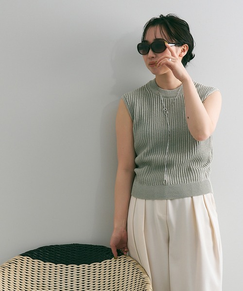 Zoff(ゾフ)の「【Web限定】オーバル型 サングラス | 紫外線対策(サングラス・レディース・オリーブ/ブラウン/ピンク・FREE)」の4枚目の写真