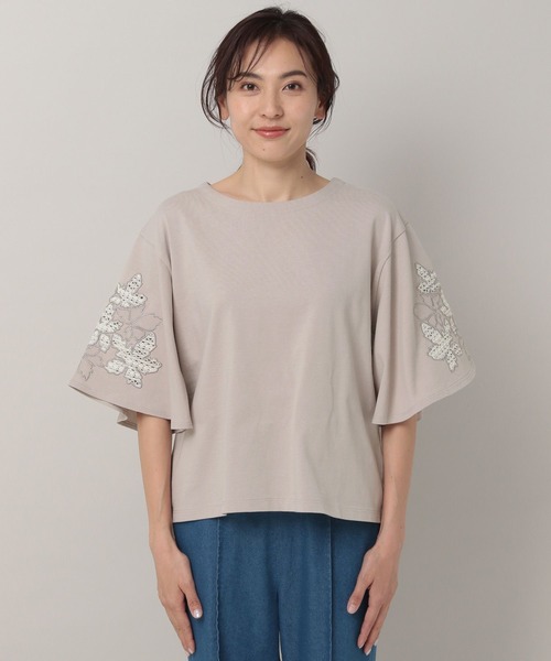 Elura（エルーラ）の「フラワー刺繍Ｔシャツ（Tシャツ/カットソー・レディース・ホワイト/ライトベージュ/ブラック・LARGE/MEDIUM）」の11枚目の写真