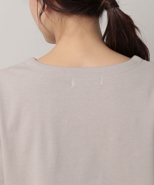 Elura（エルーラ）の「フラワー刺繍Ｔシャツ（Tシャツ/カットソー・レディース・ホワイト/ライトベージュ/ブラック・LARGE/MEDIUM）」の4枚目の写真