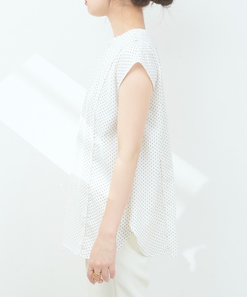 natural couture(ナチュラルクチュール)の「WEB限定アイテム / 2WAYパール付きノースリブラウス(シャツ/ブラウス・レディース・ミント/その他1/ネイビー/ブルー/オフホワイト・FREE)」の11枚目の写真