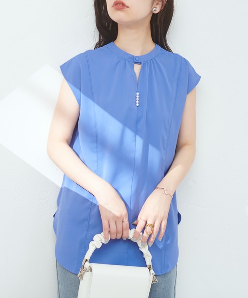 natural couture(ナチュラルクチュール)の「WEB限定アイテム / 2WAYパール付きノースリブラウス(シャツ/ブラウス・レディース・ミント/その他1/ネイビー/ブルー/オフホワイト・FREE)」の10枚目の写真
