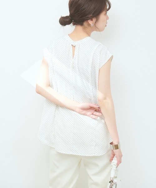 natural couture(ナチュラルクチュール)の「WEB限定アイテム / 2WAYパール付きノースリブラウス(シャツ/ブラウス・レディース・ミント/その他1/ネイビー/ブルー/オフホワイト・FREE)」の15枚目の写真