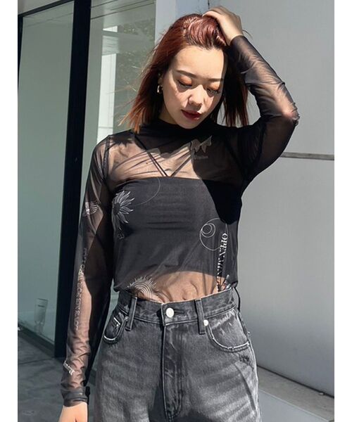 EVRIS（エヴリス）の「タトゥーデザインシアータートルトップス（Tシャツ/カットソー・レディース・ブラック/ベージュ・FREE）」の11枚目の写真