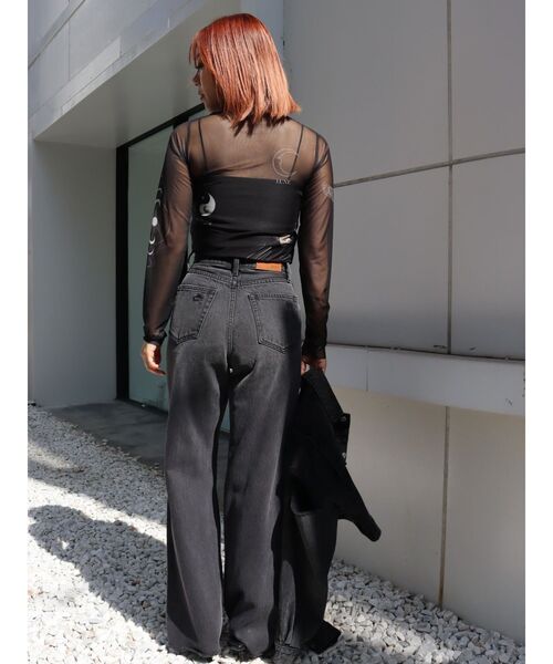 EVRIS（エヴリス）の「タトゥーデザインシアータートルトップス（Tシャツ/カットソー・レディース・ブラック/ベージュ・FREE）」の13枚目の写真