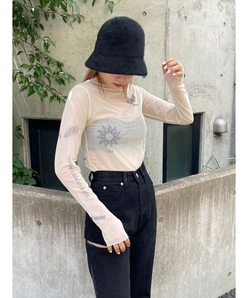 EVRIS（エヴリス）の「タトゥーデザインシアータートルトップス（Tシャツ/カットソー・レディース・ブラック/ベージュ・FREE）」の20枚目の写真