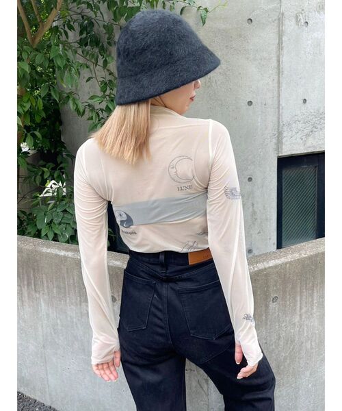 EVRIS（エヴリス）の「タトゥーデザインシアータートルトップス（Tシャツ/カットソー・レディース・ブラック/ベージュ・FREE）」の21枚目の写真