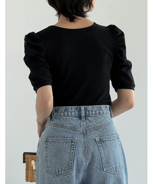 スムースカットソースクエアネックギャザースリーブトップス