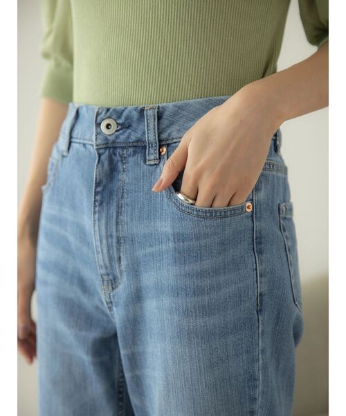 earth music&ecology（アースミュージックアンドエコロジー）の「セルフカットセミフレアデニムパンツ（デニムパンツ・レディース・ライトインディゴブルー/ブルー系その他・L/S/M）」の19枚目の写真