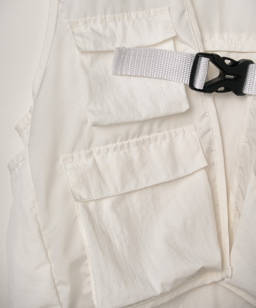 CIAOPANIC TYPY（チャオパニックティピー）の「【KIDS】ウエストベルト付きナイロンキャンプベスト（ベスト・キッズ・ホワイト/ブラック・M/XL/XXL）」の9枚目の写真