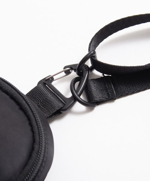 Arnold Palmer（アーノルドパーマー）の「ナイロン ツイル ミニ シェア ショルダーポーチ（ショルダーバッグ・レディース・ブラック/ベージュ/ネイビー・F）」の13枚目の写真