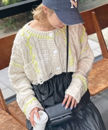 【HELLO.SANFRANCISCO/ハローサンフランシスコ】ハートボタンステッチクロップドローゲージケーブルカーデ