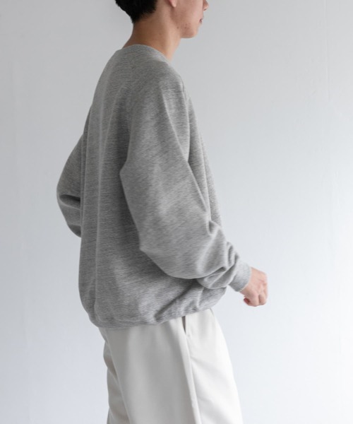 FORK&SPOON（フォークアンドスプーン）の「FORK&SPOON　ラフィー裏毛クルーネックスウェット（スウェット・メンズ・アイボリー/チャコールグレー/ライトグレー・4/5）」の4枚目の写真