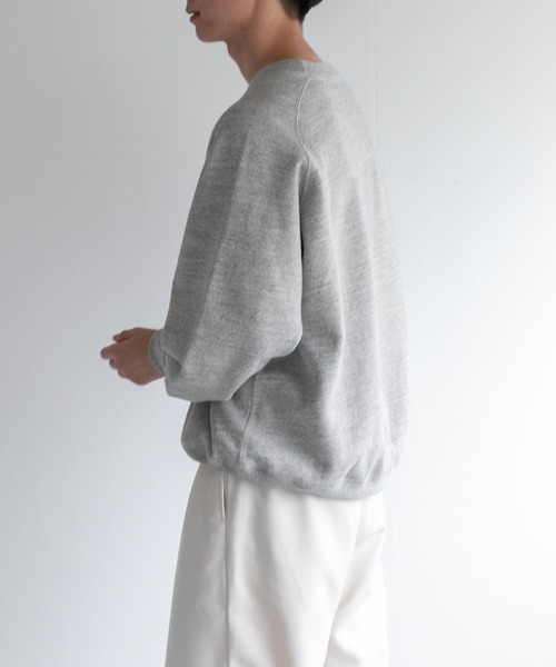 FORK&SPOON（フォークアンドスプーン）の「FORK&SPOON　ラフィー裏毛クルーネックスウェット（スウェット・メンズ・アイボリー/チャコールグレー/ライトグレー・4/5）」の5枚目の写真