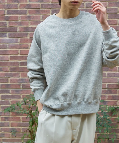 FORK&SPOON（フォークアンドスプーン）の「FORK&SPOON　ラフィー裏毛クルーネックスウェット（スウェット・メンズ・アイボリー/チャコールグレー/ライトグレー・4/5）」の8枚目の写真