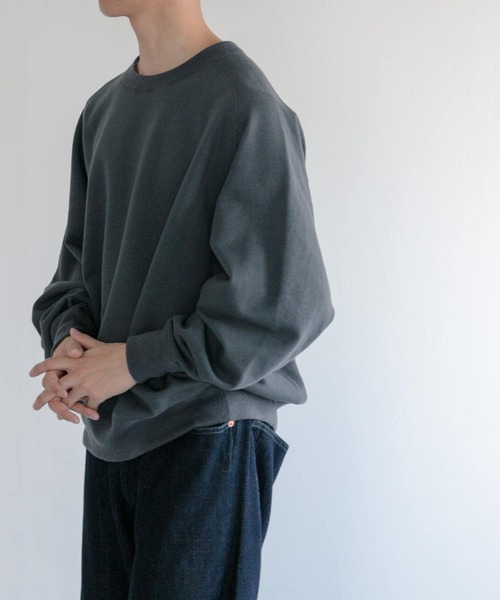 FORK&SPOON（フォークアンドスプーン）の「FORK&SPOON　ラフィー裏毛クルーネックスウェット（スウェット・メンズ・アイボリー/チャコールグレー/ライトグレー・4/5）」の11枚目の写真