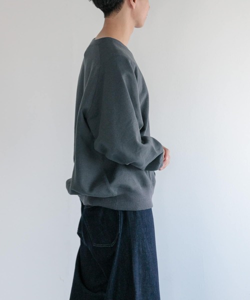 FORK&SPOON（フォークアンドスプーン）の「FORK&SPOON　ラフィー裏毛クルーネックスウェット（スウェット・メンズ・アイボリー/チャコールグレー/ライトグレー・4/5）」の12枚目の写真