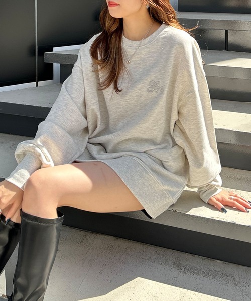 INGNI(イング)の「胸ふくれ刺しゅうロゴチュニック(スウェット・レディース・グレー/オートミール/ブラック・M)」の4枚目の写真