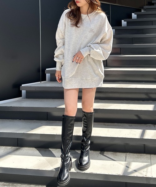 INGNI(イング)の「胸ふくれ刺しゅうロゴチュニック(スウェット・レディース・グレー/オートミール/ブラック・M)」の7枚目の写真