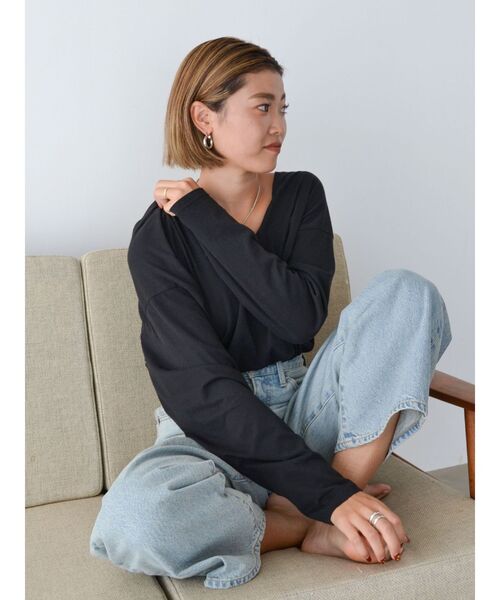Ungrid（アングリッド）の「ハイツイストＶネックロングスリーブTee（Tシャツ/カットソー・レディース・オフホワイト/ブラック/イエロー・FREE）」の12枚目の写真