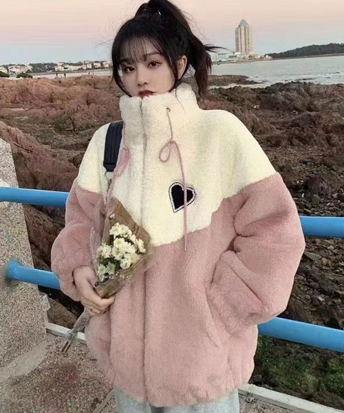 Mayree（メイリー）の「【Mayree】モコモコ ボアジャケット（ブルゾン・レディース・ピンク/ブルーグレー・LARGE/MEDIUM/X-LARGE）」の2枚目の写真