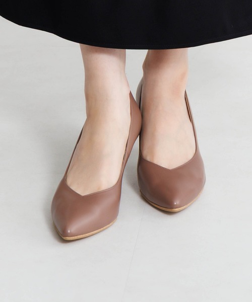 卑弥呼(ヒミコ)の「【Made in Japan】ポインテッドトゥパンプス/643102(パンプス・レディース・プラチナム/ベージュ/イエロー/ブラック/ピンク/ボルドー/シルバー/ライトブルー/ダークブラウン/ピンクベージュ/グレー・22.5cm/23.5cm/24.5cm/25.0cm/22.0cm/23.0cm/24.0cm/21.5cm/25.5cm/26.5cm/26.0cm)」の21枚目の写真