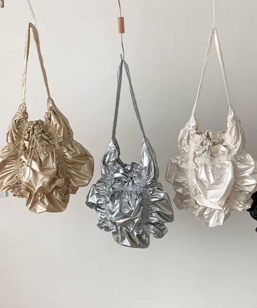 She's Closet(シーズクローゼット)の「メタリックシャーリングショルダーバッグ/肩掛けトートバッグ(ショルダーバッグ・レディース・アイボリー/ゴールド/ブラック/シルバー・FREE)」の6枚目の写真