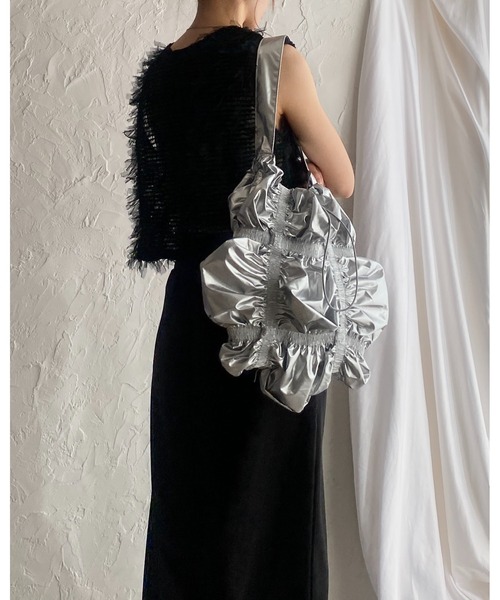 She's Closet(シーズクローゼット)の「メタリックシャーリングショルダーバッグ/肩掛けトートバッグ(ショルダーバッグ・レディース・アイボリー/ゴールド/ブラック/シルバー・FREE)」の14枚目の写真