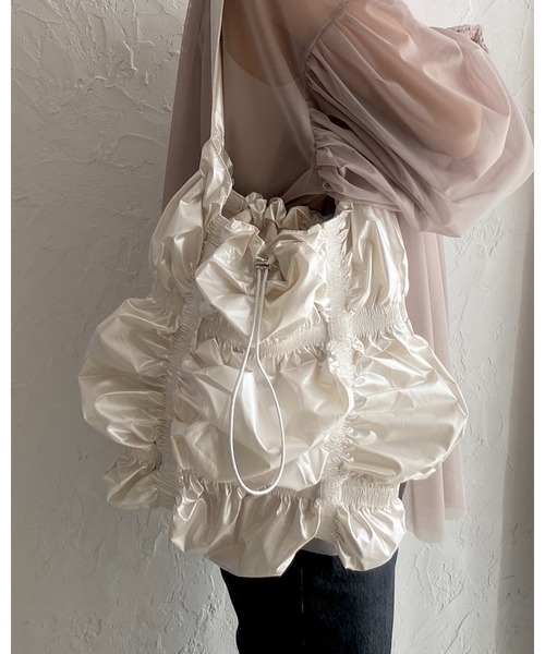 She's Closet(シーズクローゼット)の「メタリックシャーリングショルダーバッグ/肩掛けトートバッグ(ショルダーバッグ・レディース・アイボリー/ゴールド/ブラック/シルバー・FREE)」の16枚目の写真