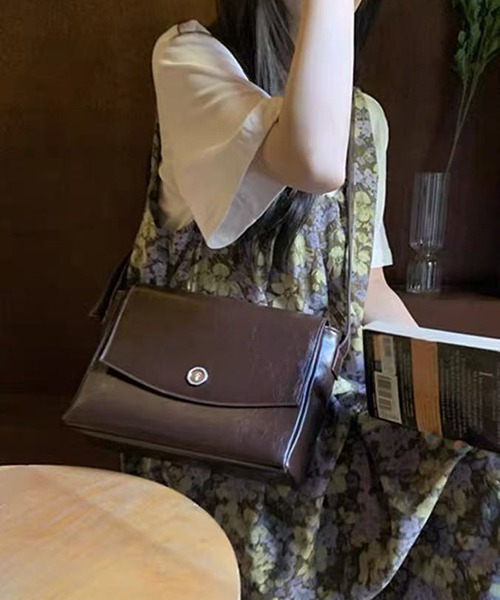 gossip!ロサンゼルス(ゴシップロサンゼルス)の「Y2K 大容量バッグ ショルダーバッグ 斜め掛けバッグ 通勤用(ショルダーバッグ・レディース・ブラック/ブラウン・FREE)」の16枚目の写真