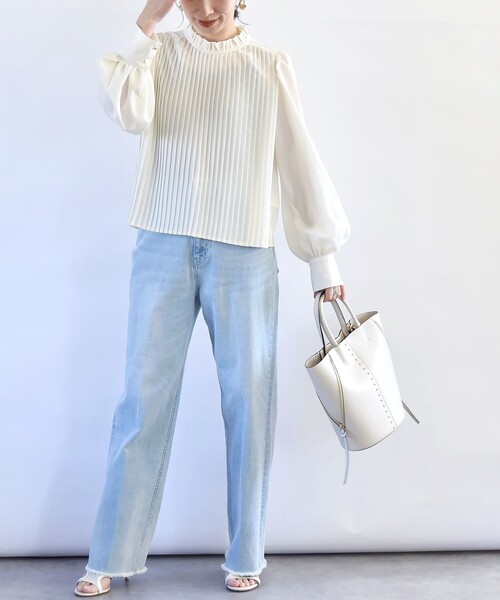 quaranciel(カランシエル)の「quaranciel:〈手洗い可能〉プリーツ ハイネック ブラウス(シャツ/ブラウス・レディース・ネイビー/オフホワイト・ONE SIZE)」の3枚目の写真