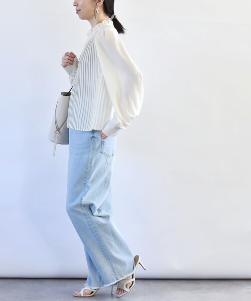 quaranciel(カランシエル)の「quaranciel:〈手洗い可能〉プリーツ ハイネック ブラウス(シャツ/ブラウス・レディース・ネイビー/オフホワイト・ONE SIZE)」の4枚目の写真