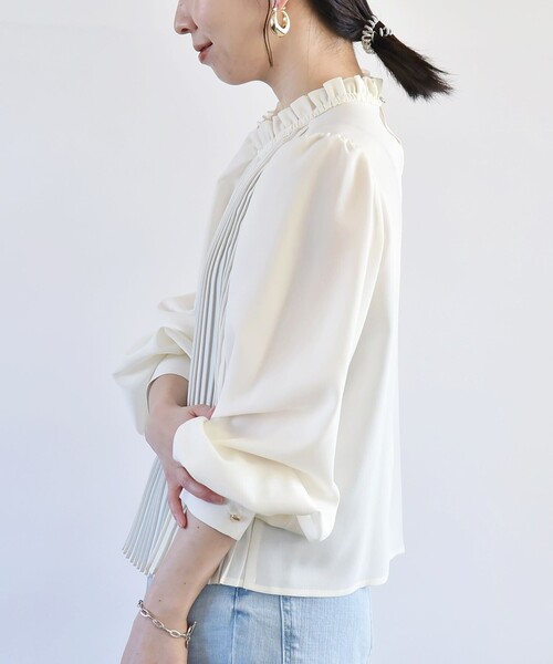 quaranciel(カランシエル)の「quaranciel:〈手洗い可能〉プリーツ ハイネック ブラウス(シャツ/ブラウス・レディース・ネイビー/オフホワイト・ONE SIZE)」の7枚目の写真