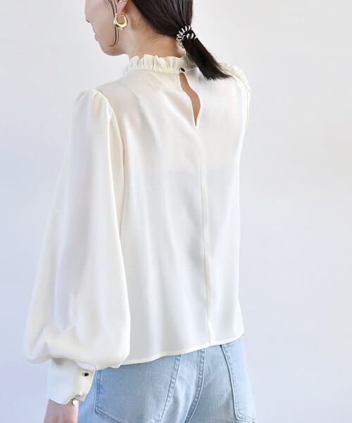 quaranciel(カランシエル)の「quaranciel:〈手洗い可能〉プリーツ ハイネック ブラウス(シャツ/ブラウス・レディース・ネイビー/オフホワイト・ONE SIZE)」の8枚目の写真