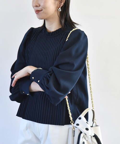 quaranciel(カランシエル)の「quaranciel:〈手洗い可能〉プリーツ ハイネック ブラウス(シャツ/ブラウス・レディース・ネイビー/オフホワイト・ONE SIZE)」の13枚目の写真