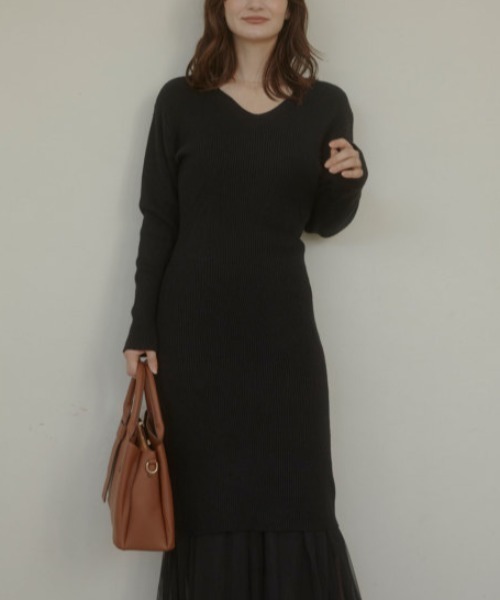 ACYM（アシーム）の「2024 Decollete cut knit ワンピース（ワンピース・レディース・アイボリー/ブラック・FREE）」の6枚目の写真