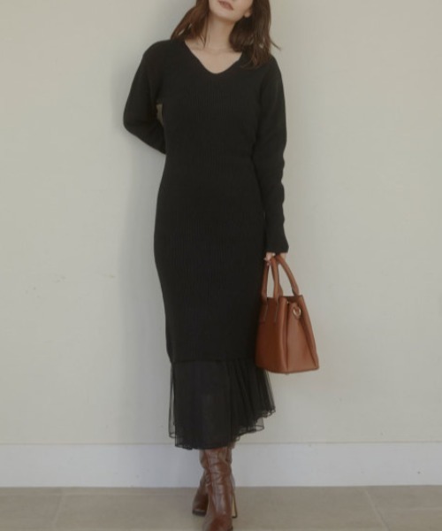 ACYM（アシーム）の「2024 Decollete cut knit ワンピース（ワンピース・レディース・アイボリー/ブラック・FREE）」の14枚目の写真