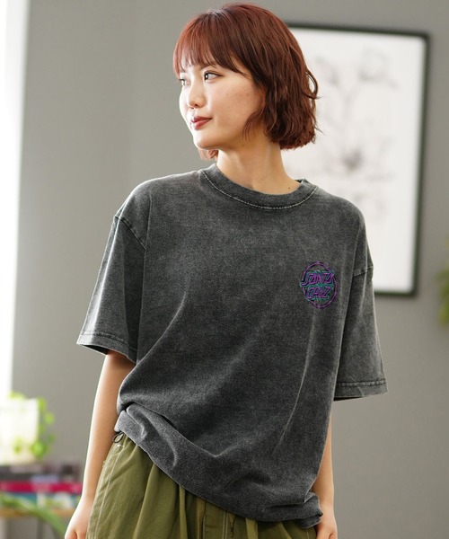 SANTA CRUZ(サンタクルーズ)の「【限定販売】SANTACRUZ/サンタクルーズ ユニセックス 刺繍ロゴTシャツ オーバーサイズ 502242440(Tシャツ/カットソー・レディース・ブラック×ブルー/ブラック×グリーン・M/L/XL)」の9枚目の写真
